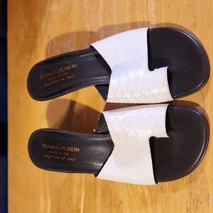 Donald Pliner White Leather Sandals Kitten Heel 7